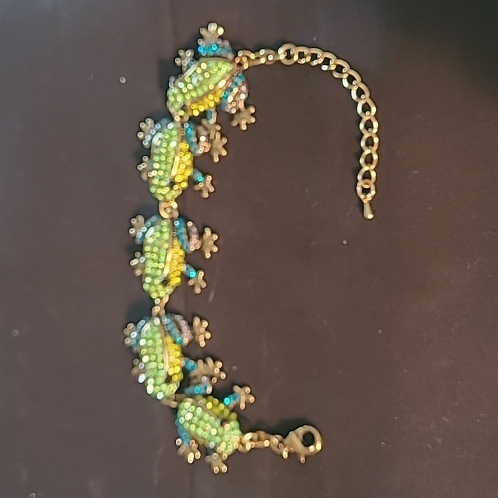 Frog bracelet